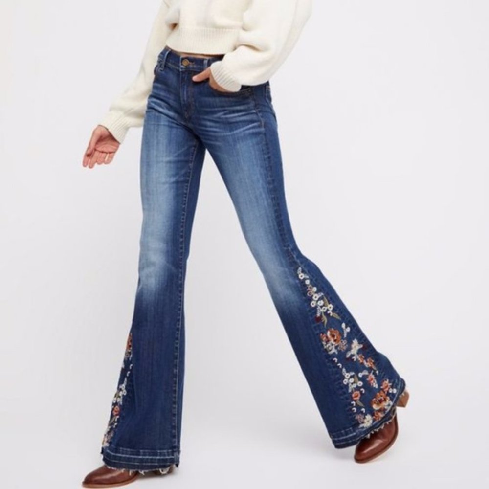 Free People Driftwood embroidered flare jeans 25